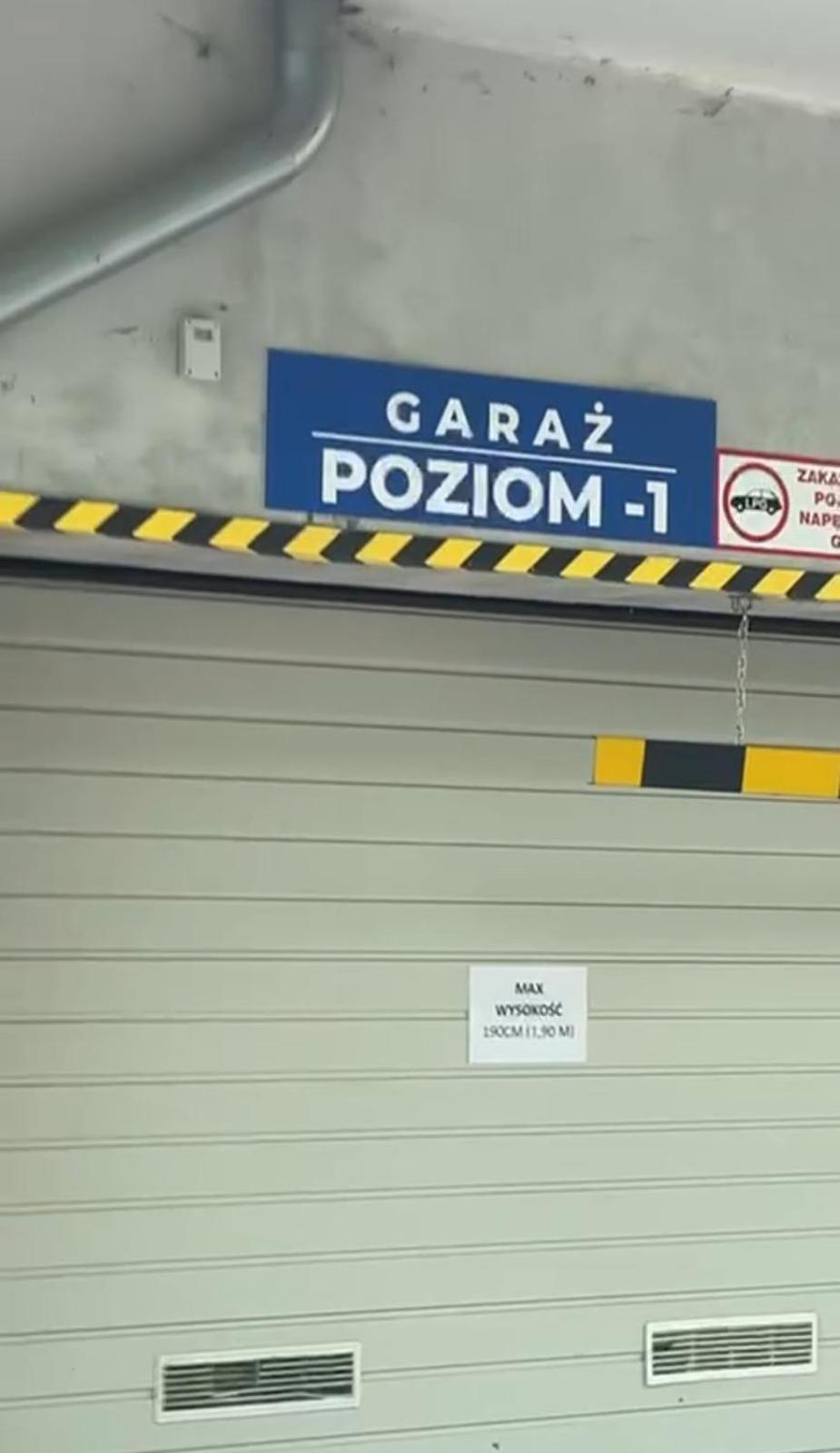 Srodkowa Widok Na Las 2 Pietro Garaz Gratis 스클라르스카포렘바 외부 사진